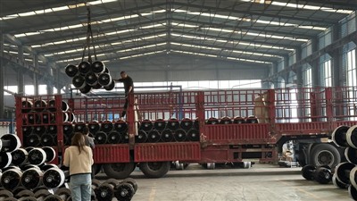 Entrega de piezas de remolque